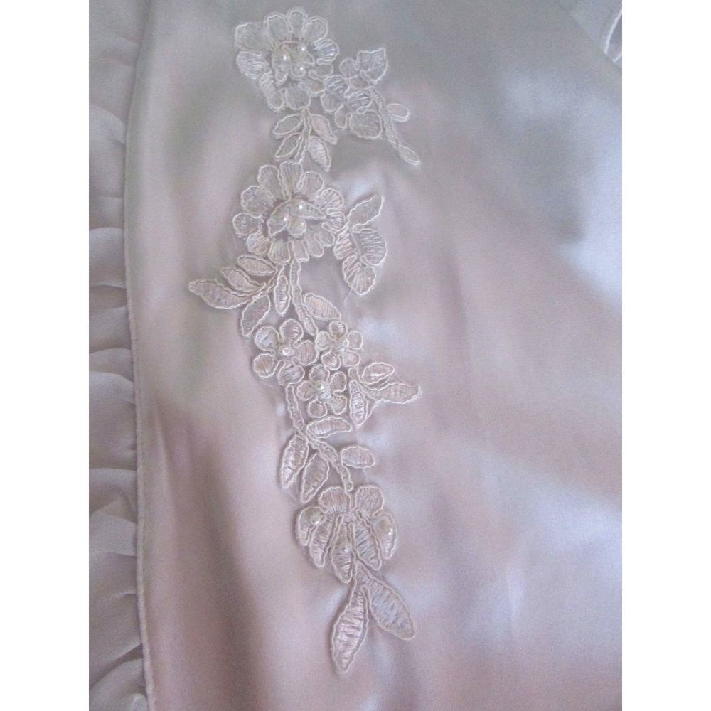 Linea Donatella White Ruffle Bridal Peignoir Robe - Picture 8 of 10